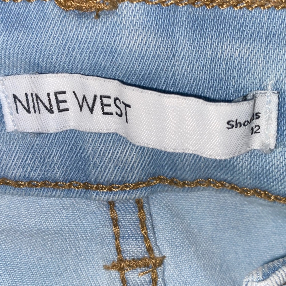 Nine West Denim Jean Shorts. Size 12 - Picture 4 of 4